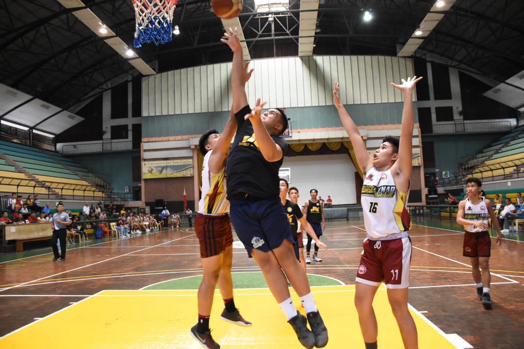 UC Baby Webmasters start 2-peat drive with 18-point win