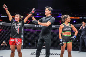 Jenelyn Olsim edges Mezabarba by split decision