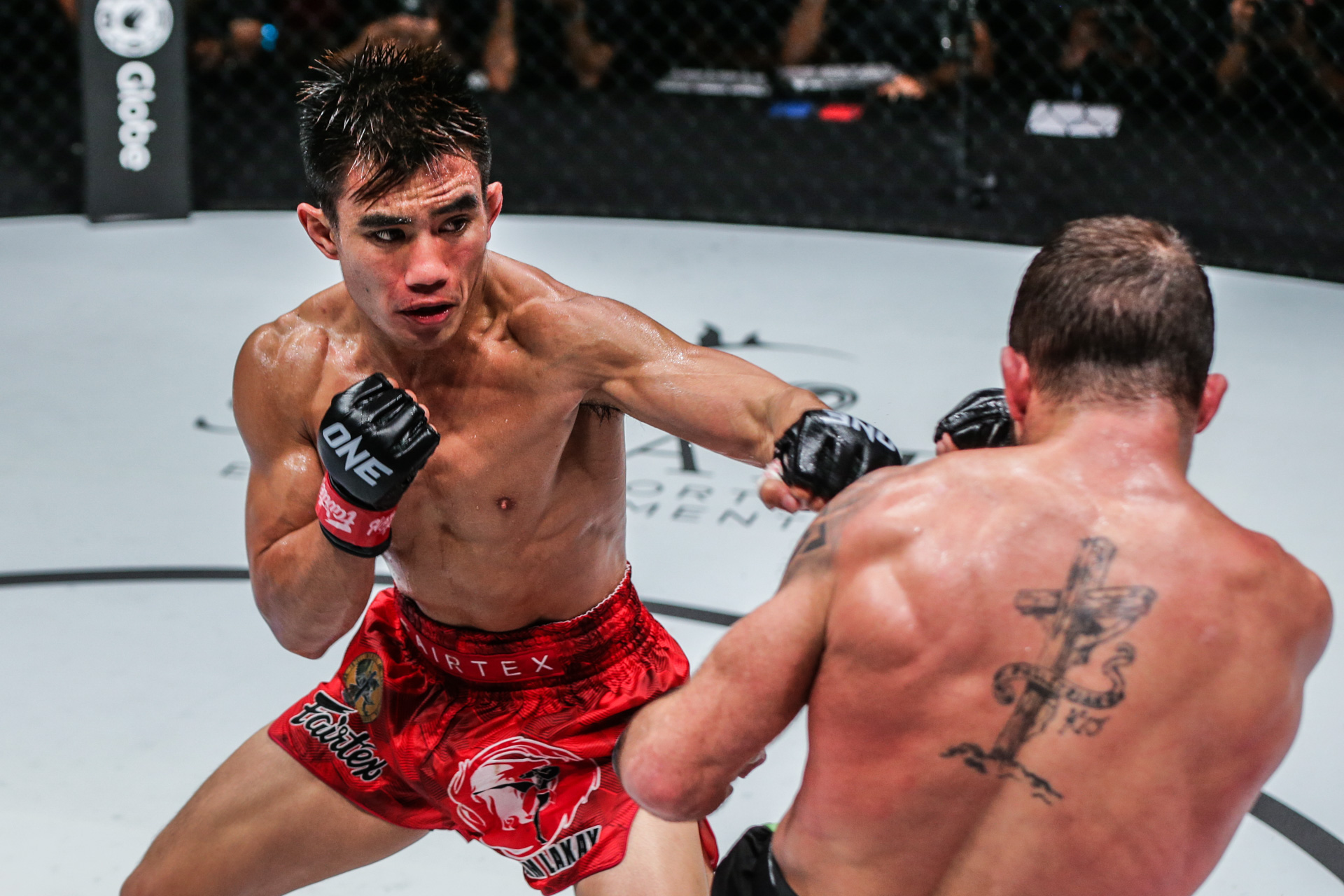 Pacio's 3-year reign ends as Brooks snags strawweight title