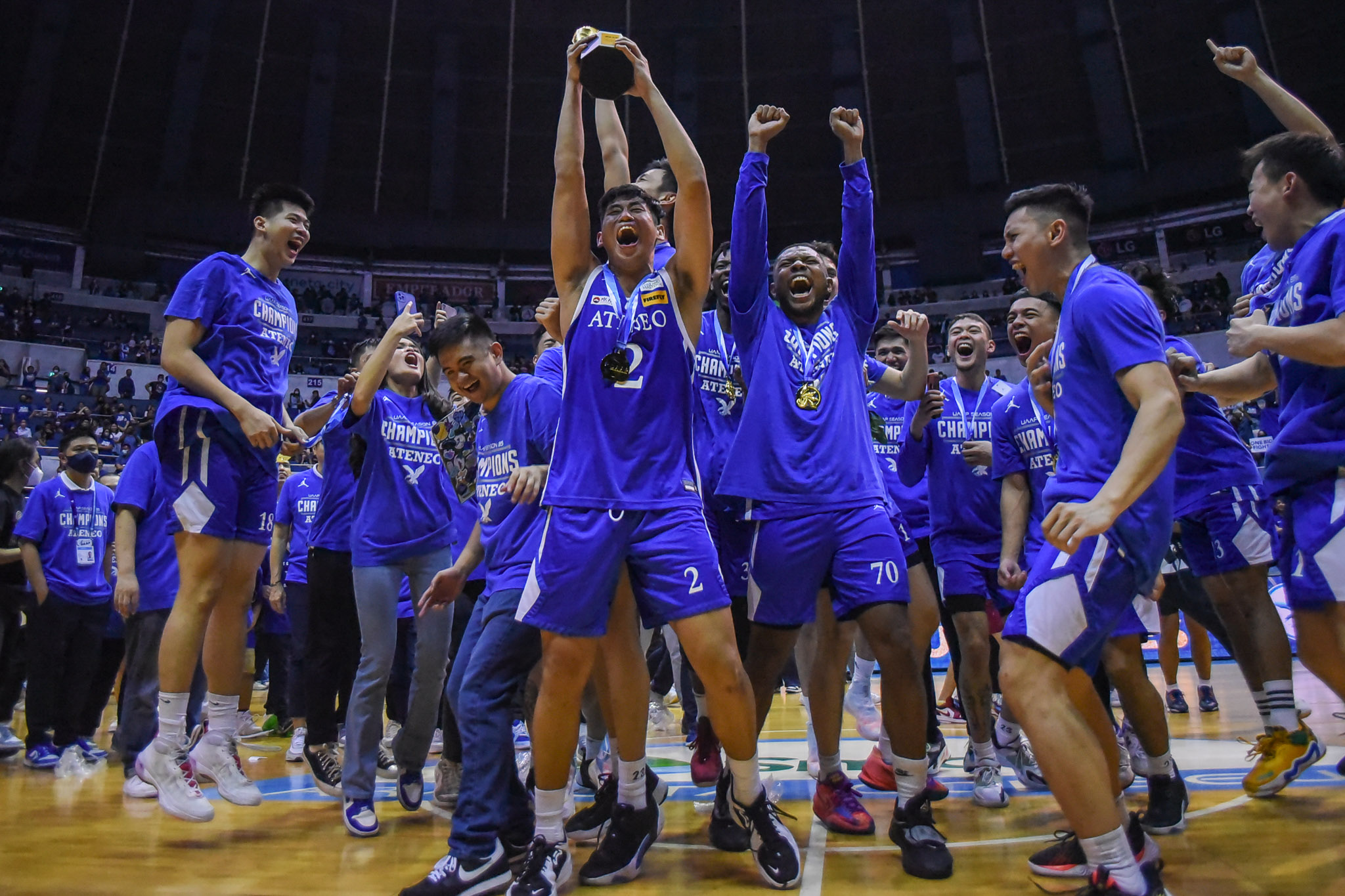 Ateneo edges UP in thrilling finale, regains UAAP crown