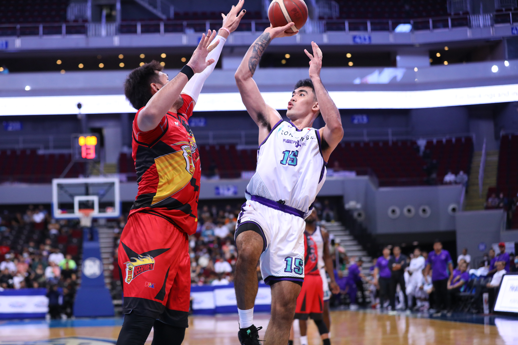 Converge bounces back to beat San Miguel