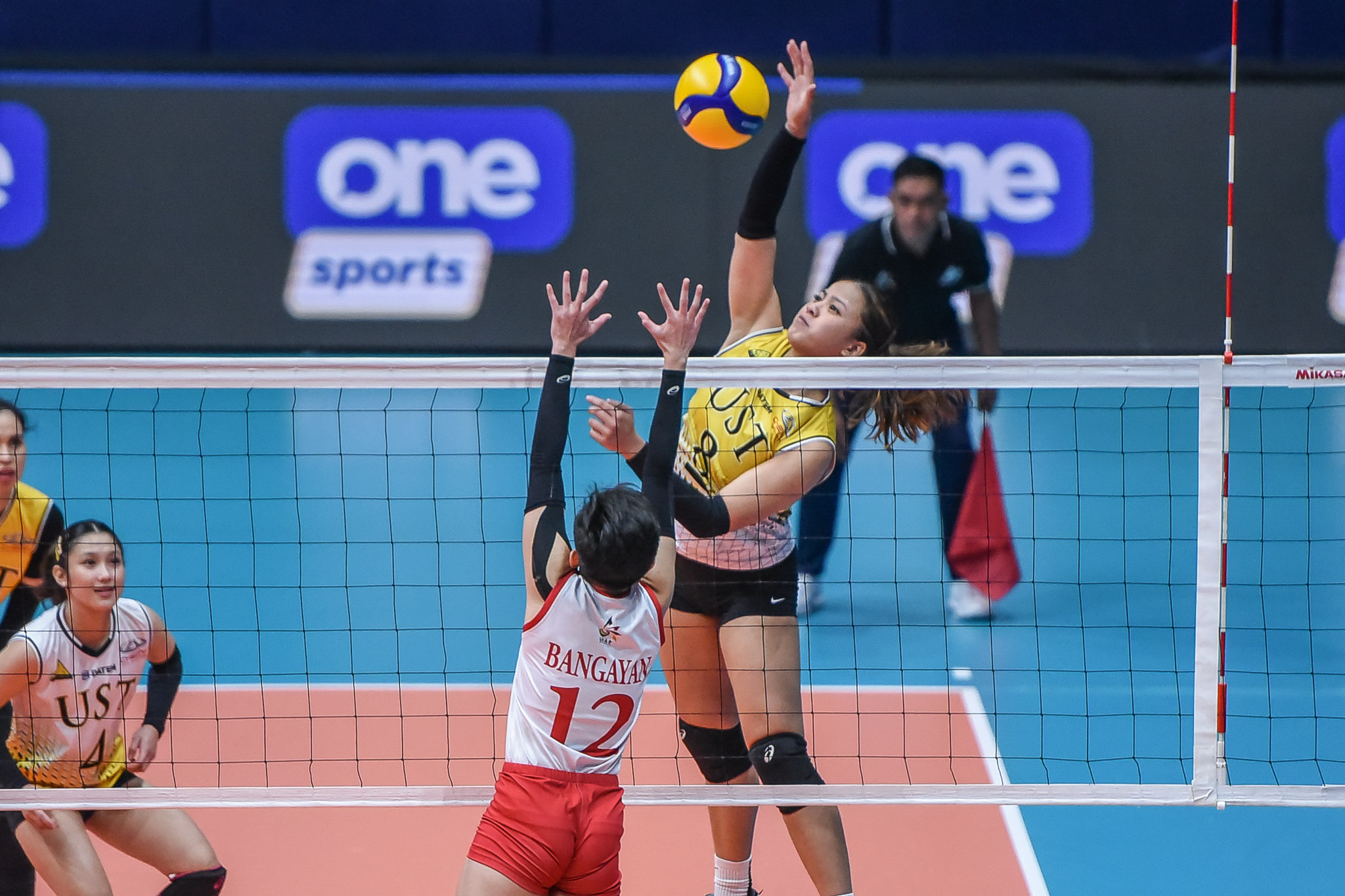 UST quells opening set meltdown, beats UE in four sets