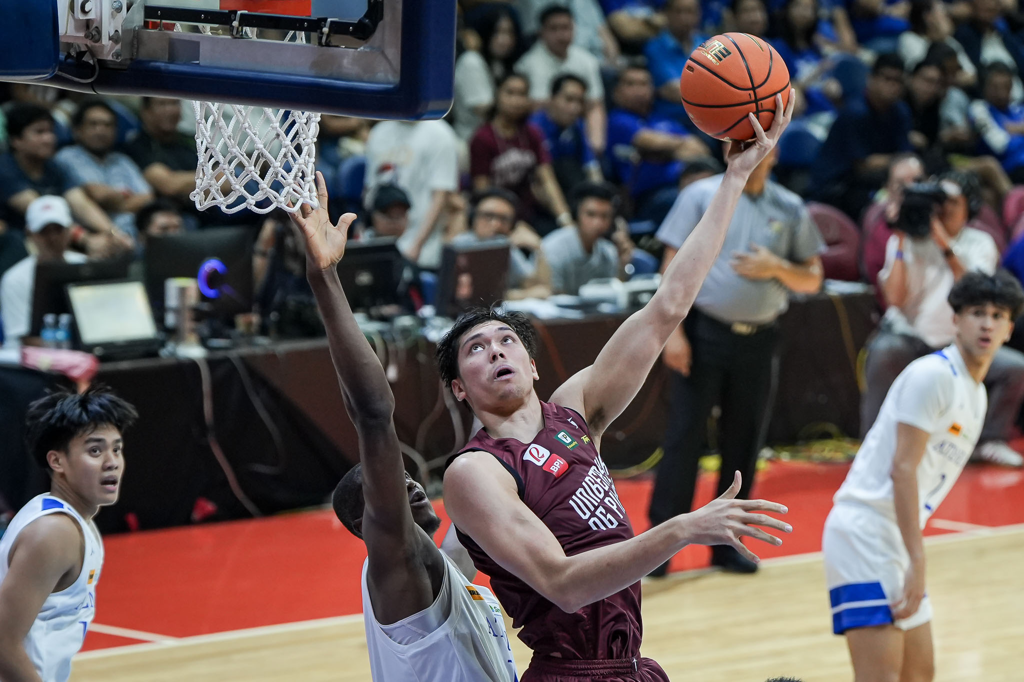 UP crushes Ateneo to open UAAP Season 87