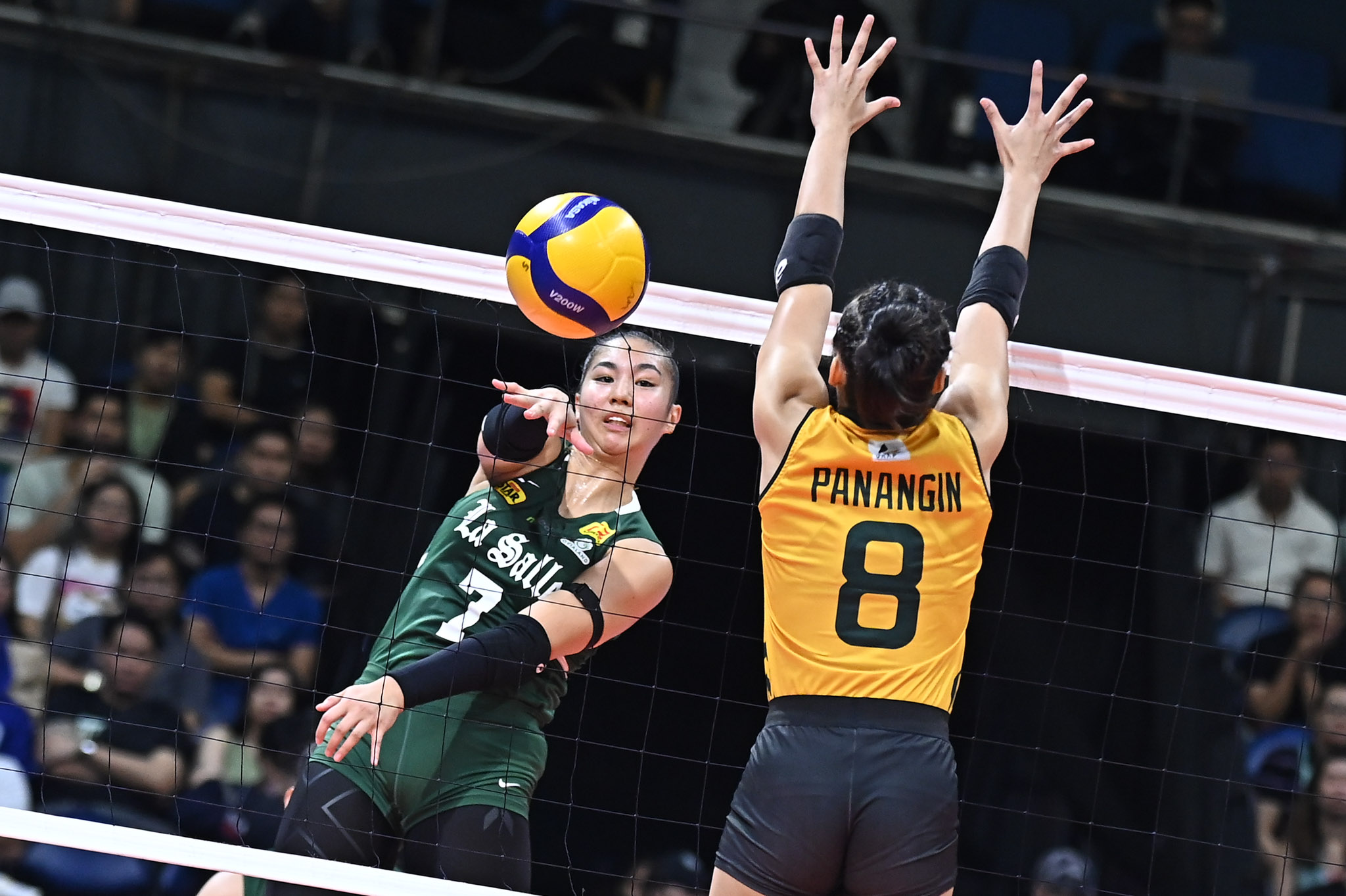 La Salle ends first round on a high note with sweep of FEU