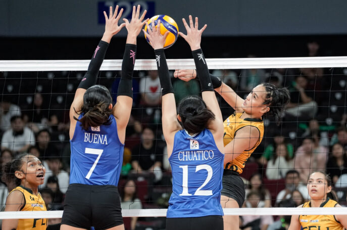 FEU snaps losing skid, beats Ateneo in five sets