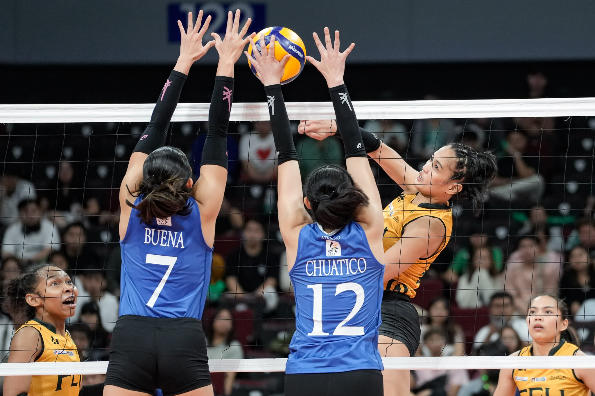 FEU snaps losing skid, beats Ateneo in five sets