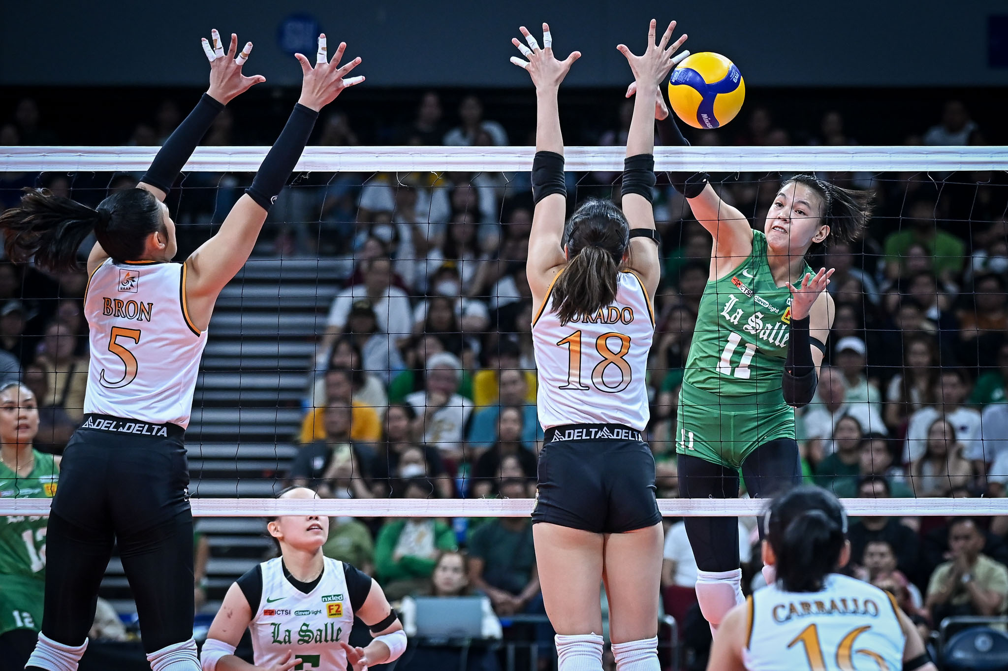 La Salle flexes dominance, sweeps UST in statement win